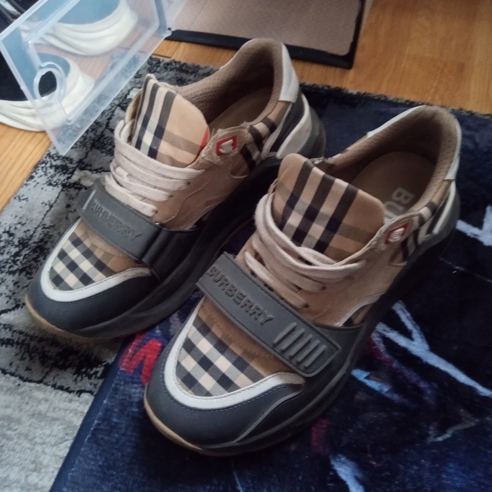 Burberry sneakers size euro 40 color tan - Picture 4 of 5